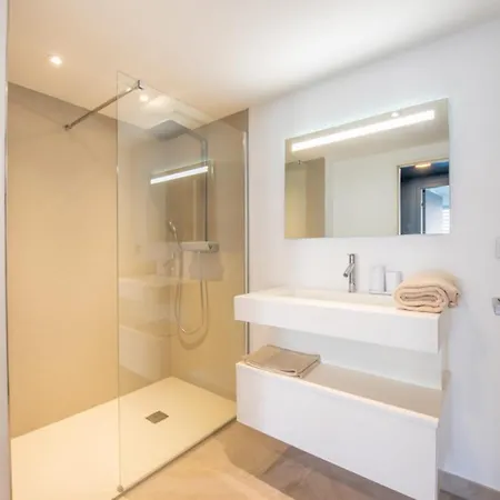 Luxury Apartment In A Residence In Saint Tropez * Сен-Тропе