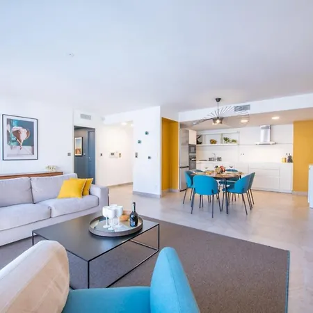 Luxury Apartment In A Residence In Saint Tropez Apartamento *